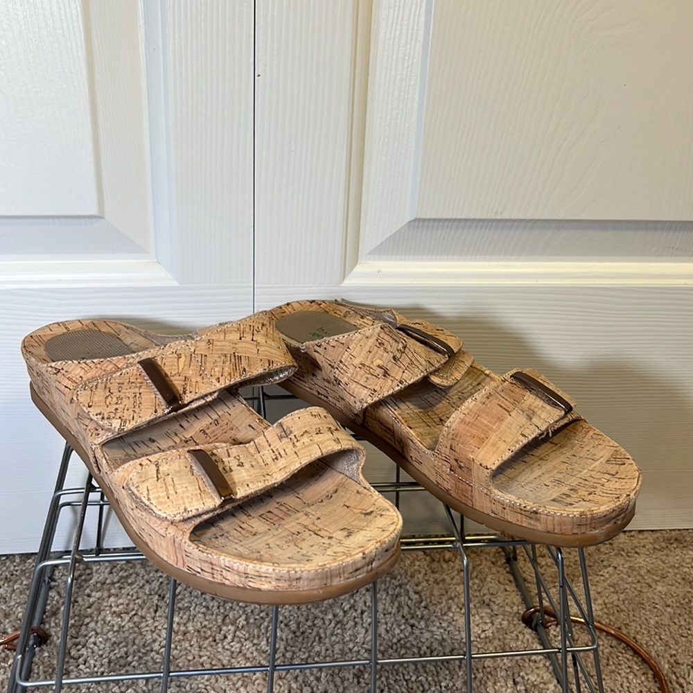 Baretraps Cork Memory Foam Cherilyn Sandal- size 8.5